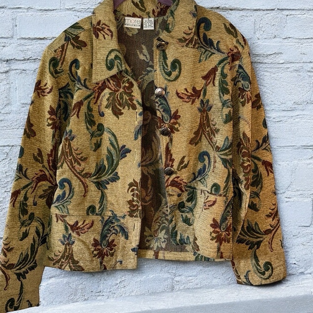 More by Lata Carpet print light jacket  size S 60% cotton 40% polyester